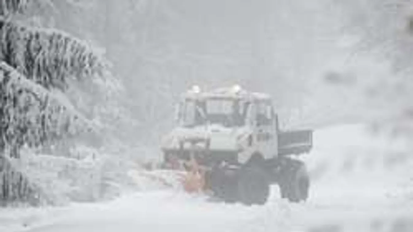 Friss fotók a Borsod megyét megbénító, hatalmas havazásról!