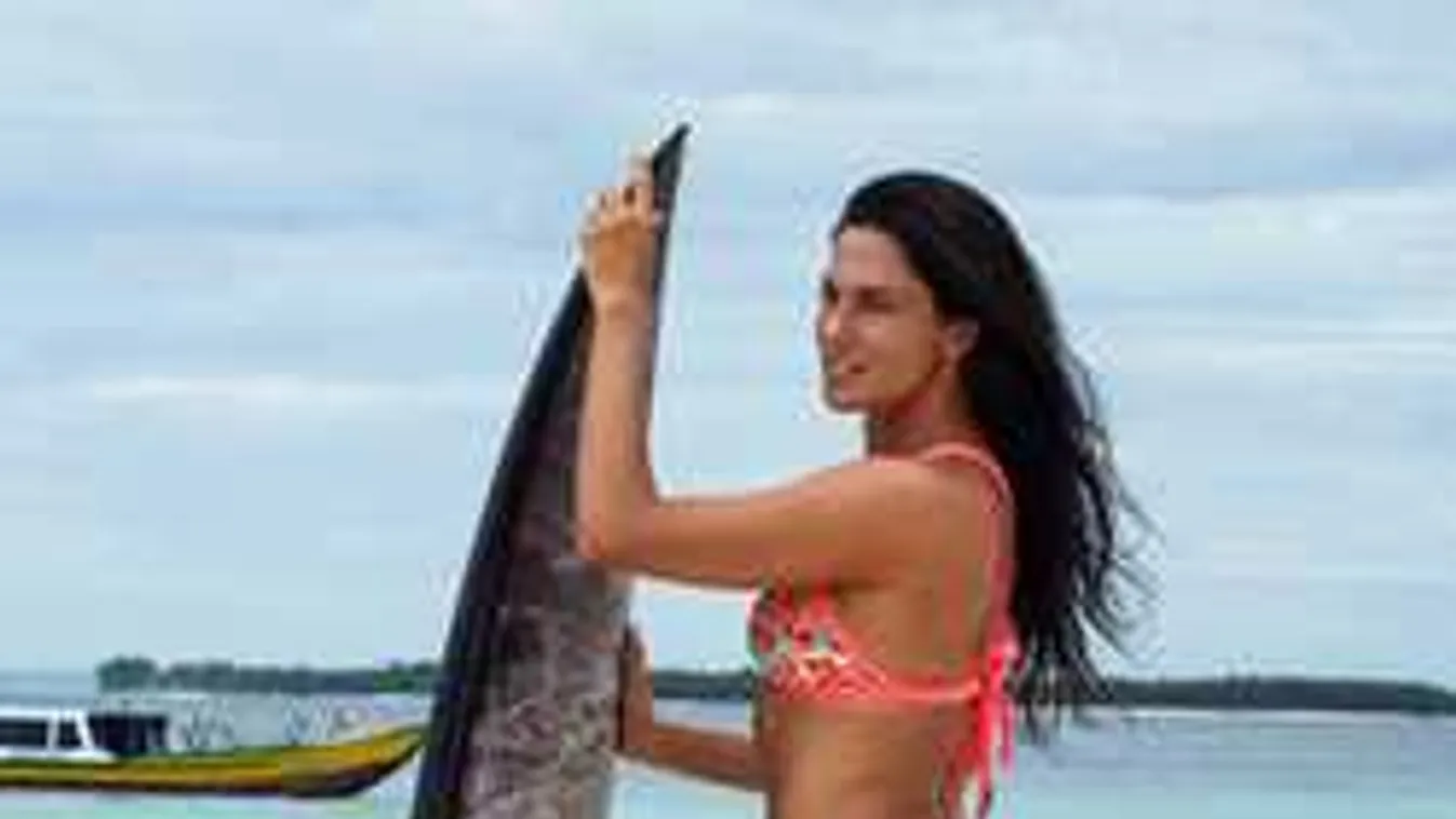 Csábító felvétel: a fürdőkádban videózták le Bódi Sylvit