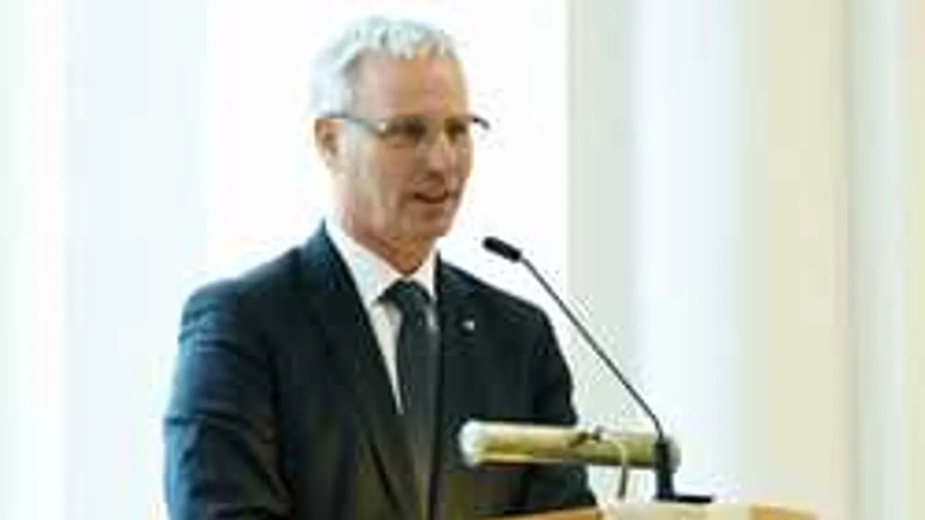 Soltész: Fel kell újítani a kultúrházakat