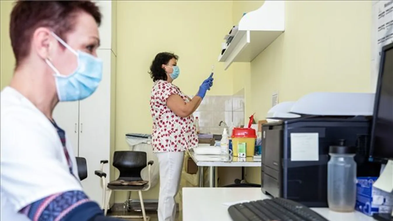 Megrohamozták az oltópontokat hétvégén – hatalmas volt a tömeg