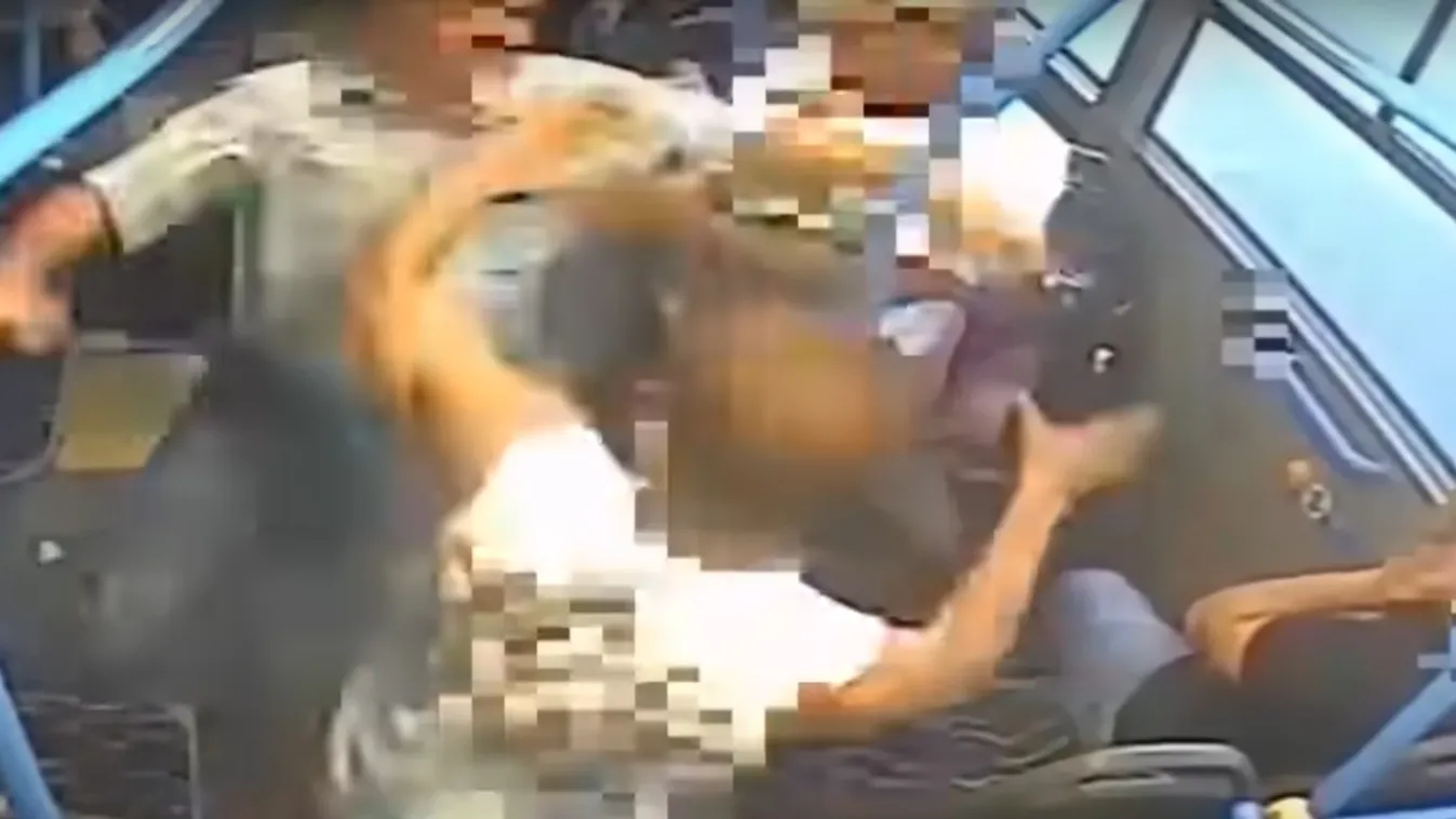 Vérengzést rendezett két férfi a fővárosi buszon – videó