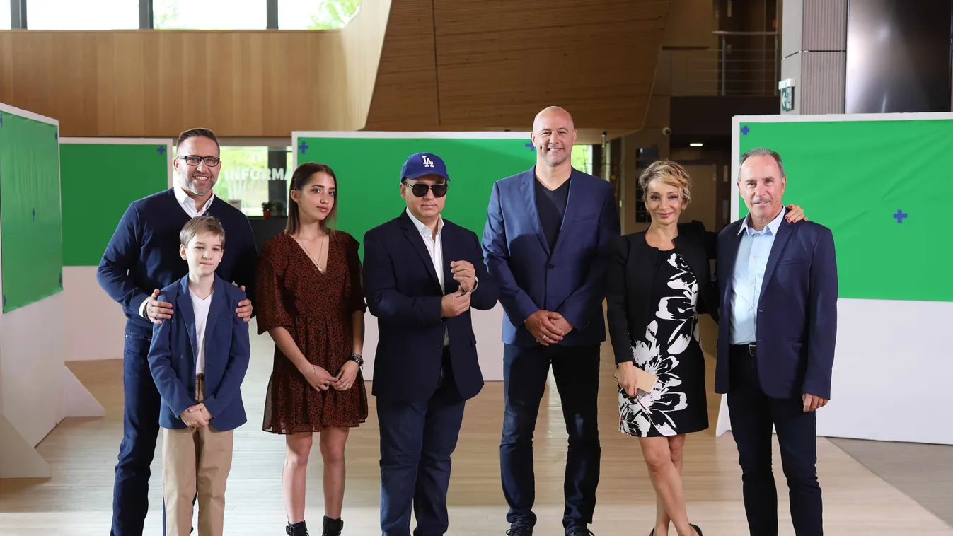 Közkívánatra angol nyelven hódít az Európa 2020 című sláger, most meghallgathatod