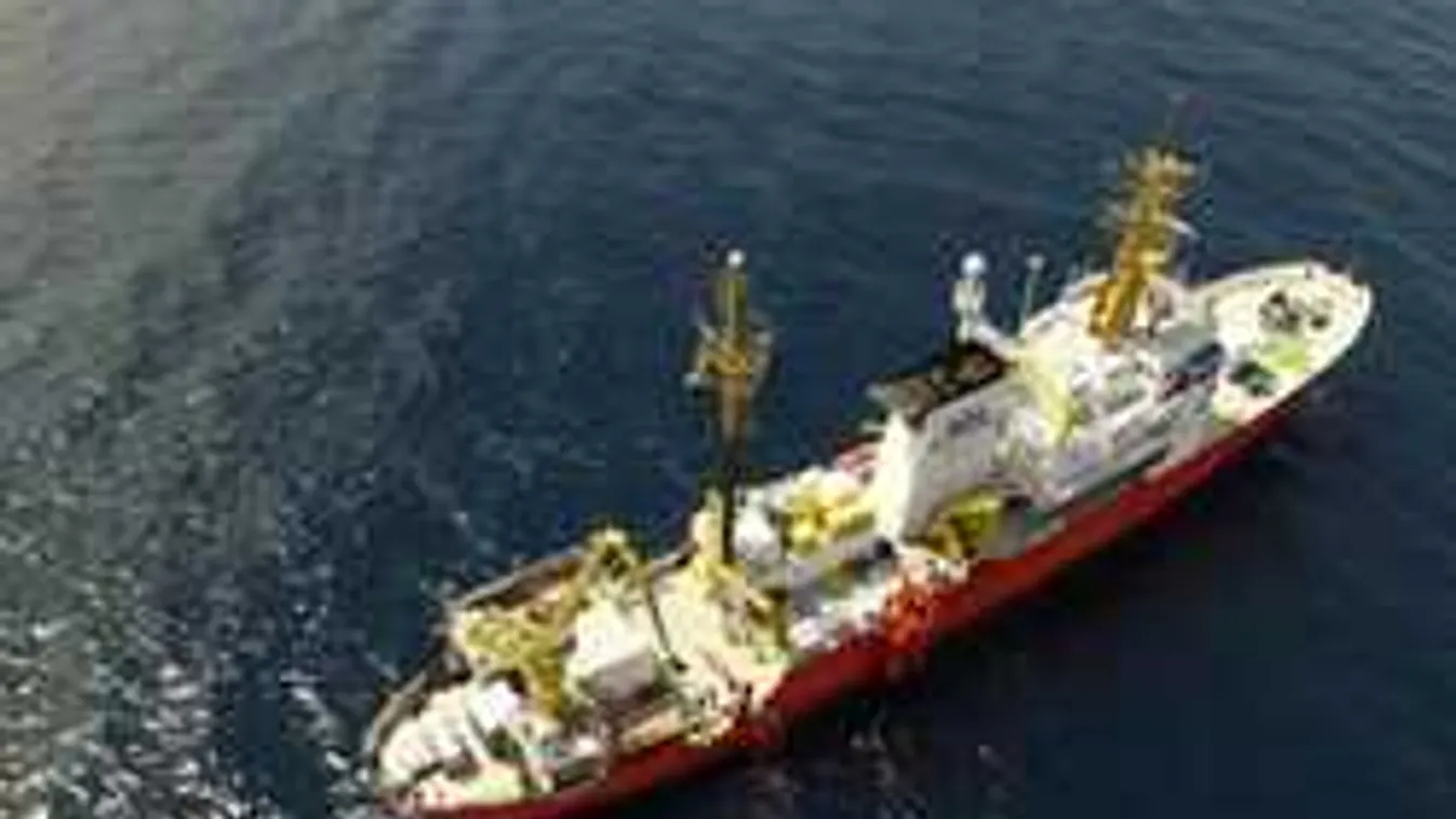 Nem adják fel a Soros által finanszírozott NGO-k