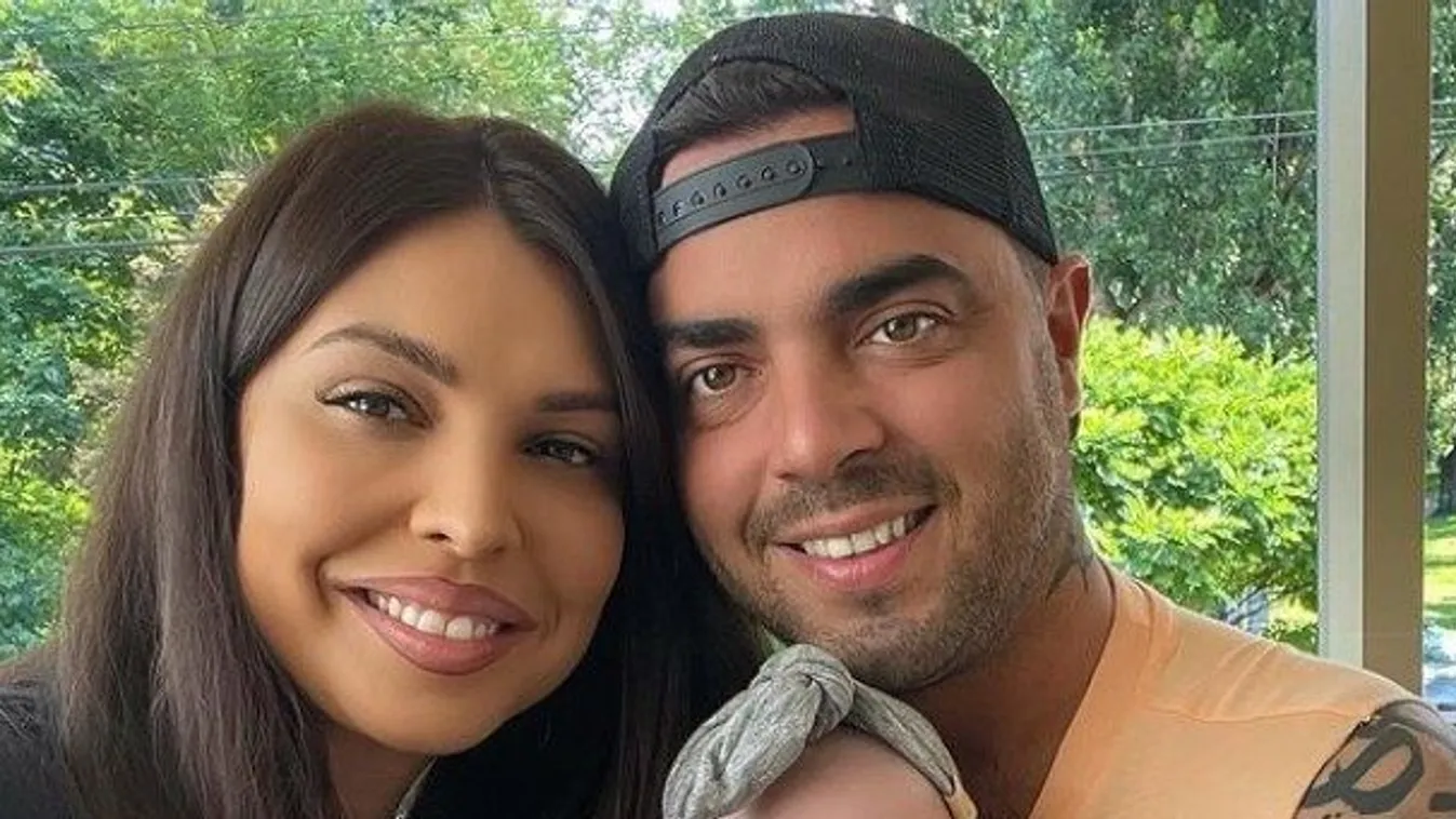 Young G örömmel közölte, hogy elvette kedvesét, majd meghúzta a pálinkásüveget