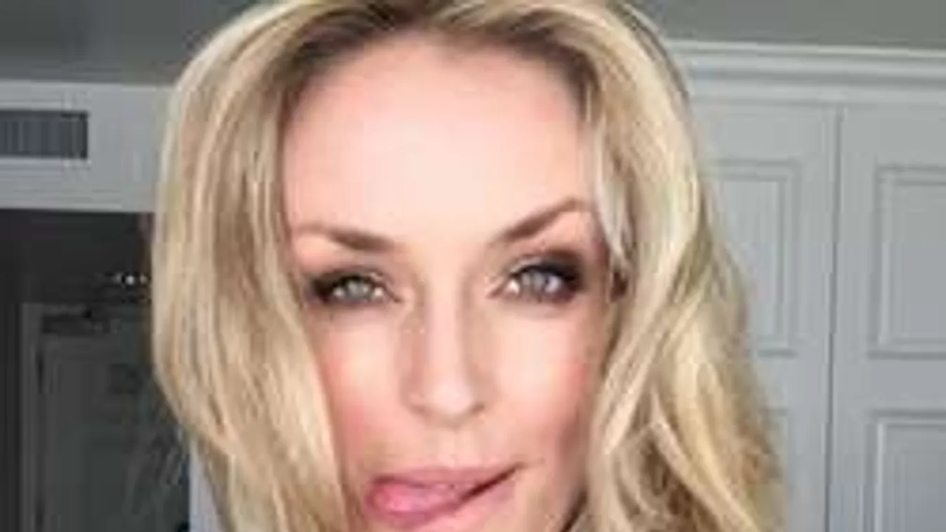 Harapnivaló a síkirálynő formás popsija