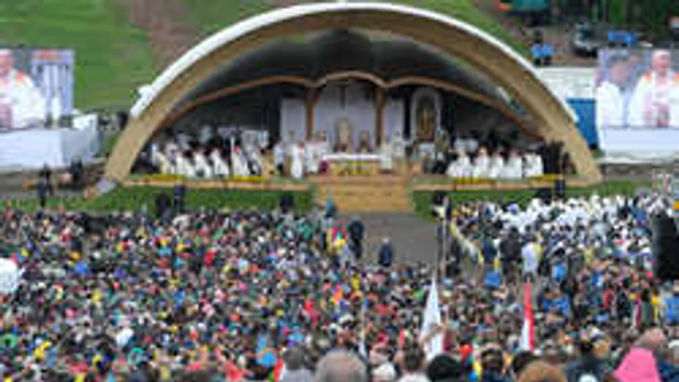 Ismét megtelt a csíksomlyói nyereg, rengeteg résztvevővel indult a búcsú