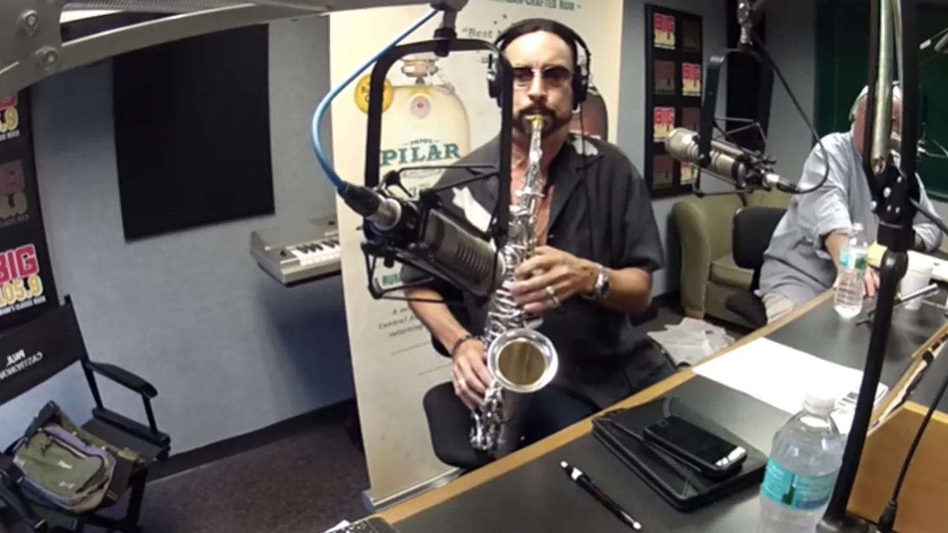 Gyászol a zenészvilág, elhunyt a legendás sztár!