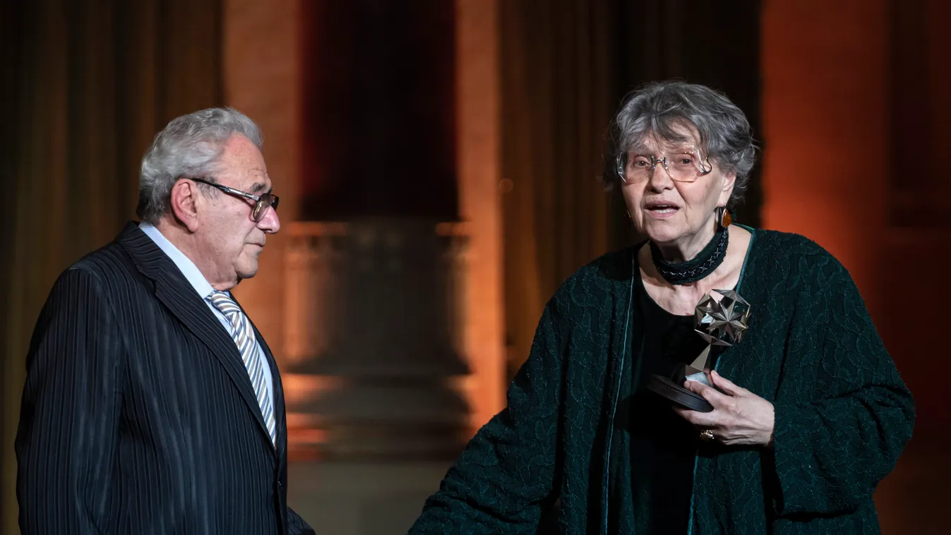 Budapest, 2020. február 28. A Magyar Filmakadémia életmûdíjával kitüntetett Pécsi Ildikó színmûvész (j) az elismerés átadásán a Pesti Vigadóban 2020. február 28-án. Mellette Szinetár Miklós rendezõ, forgatókönyvíró. MTI/Szigetváry Zsolt