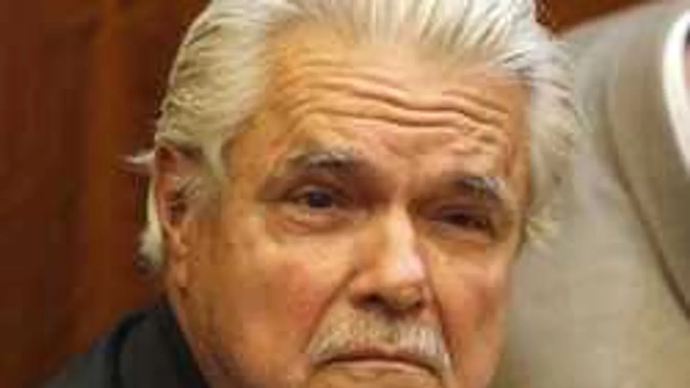 Hihetetlen, ami történt: vádlott-társa nekiment Oszter Sándornak