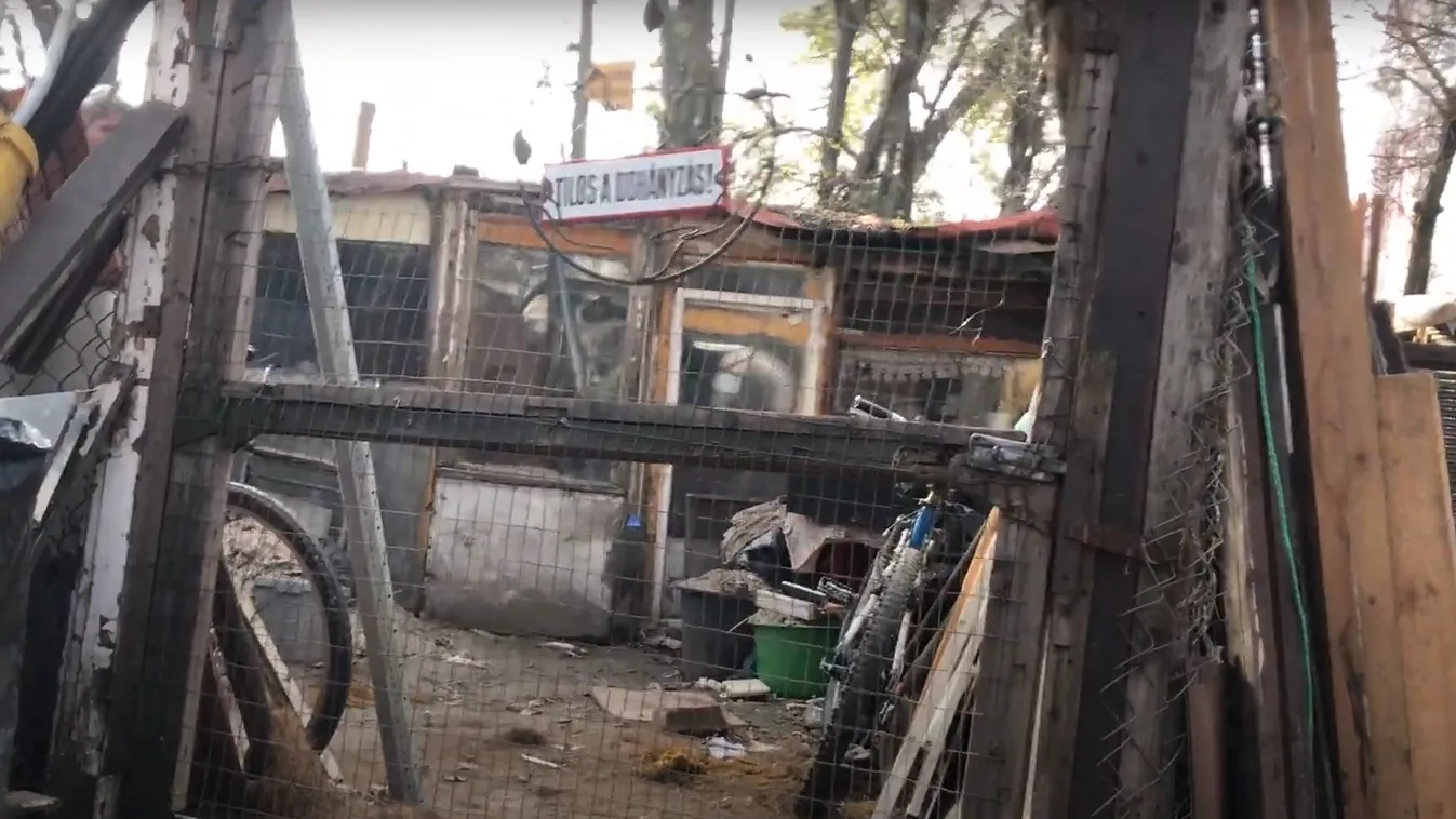 15 éve élnek a sínek menti pesti kalyibákban