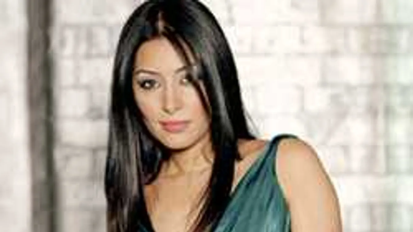 Hűtőben bujkálva, élőben jelentkezett be a színésznő a terror közben