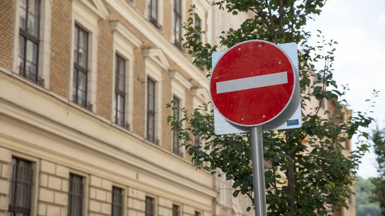 Fél Budapestet lezárják ma, nem érdemes autóba ülni