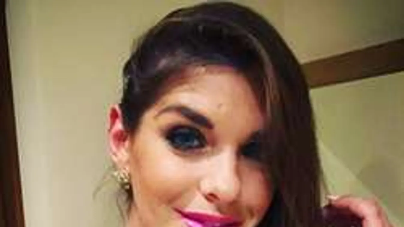 Odáig vannak a netezők a magyar énekesnő kerek popsijáért!