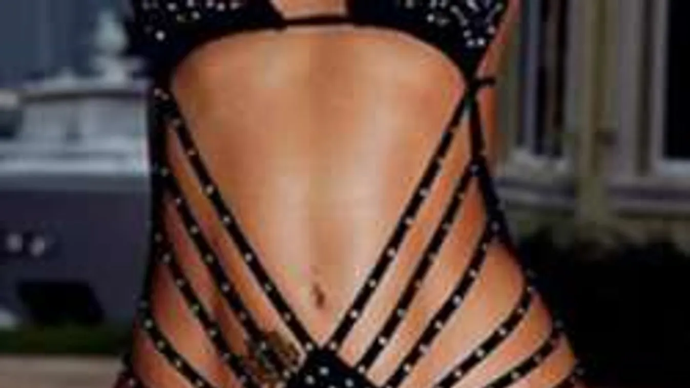 Soha ilyen szexi nem volt még az egybe fürdőruha!