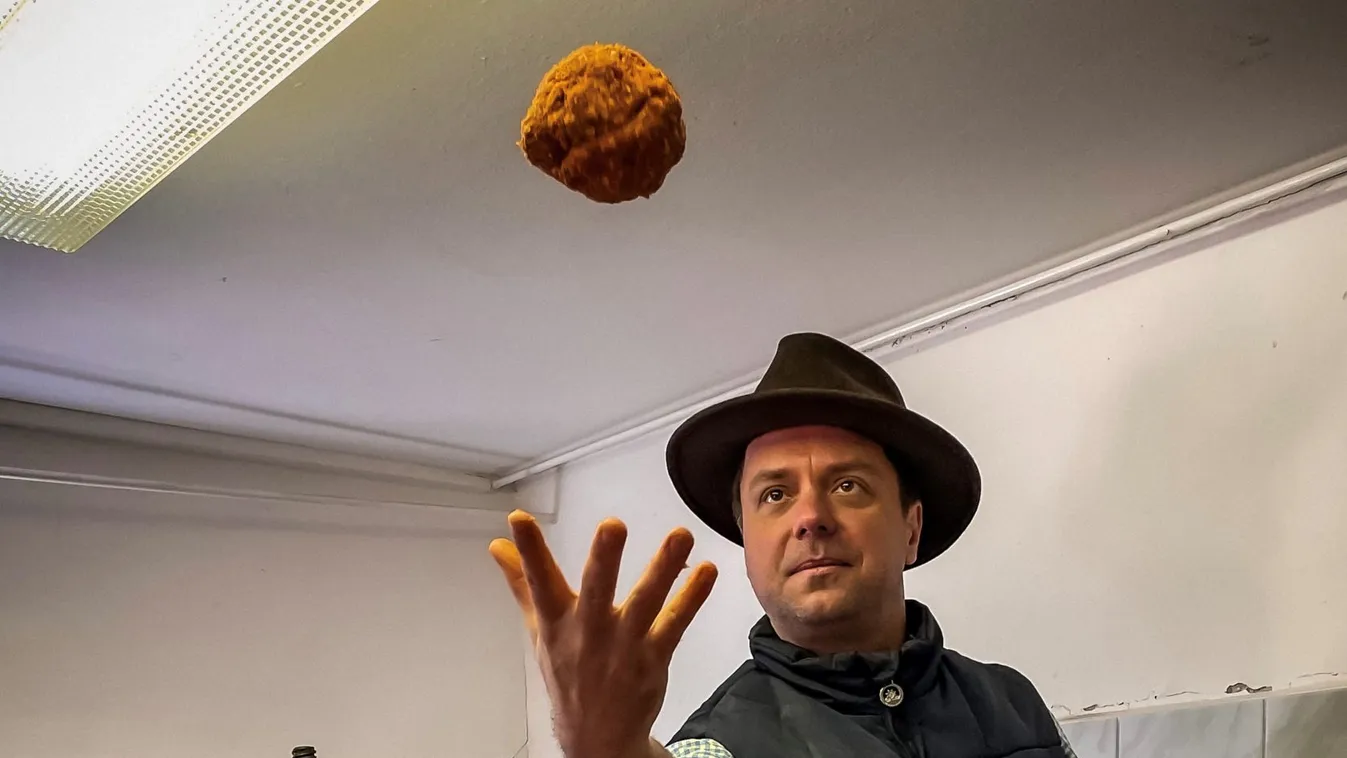 Ezzel a különleges technikával készül a kondorosi kolbász – na és ki készíti?