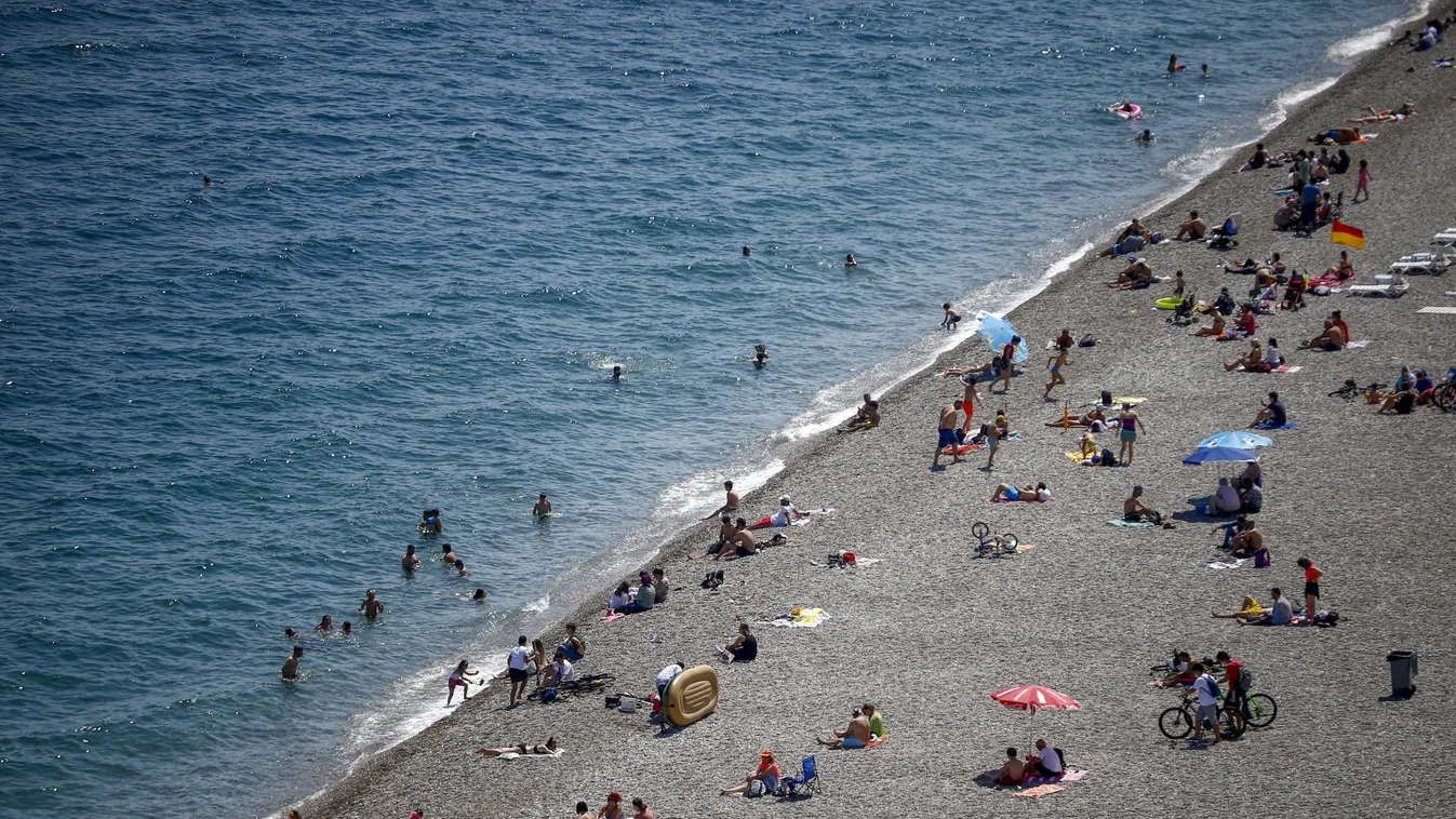 Turkey eases COVID-19 restrictions for young people under 18 years old