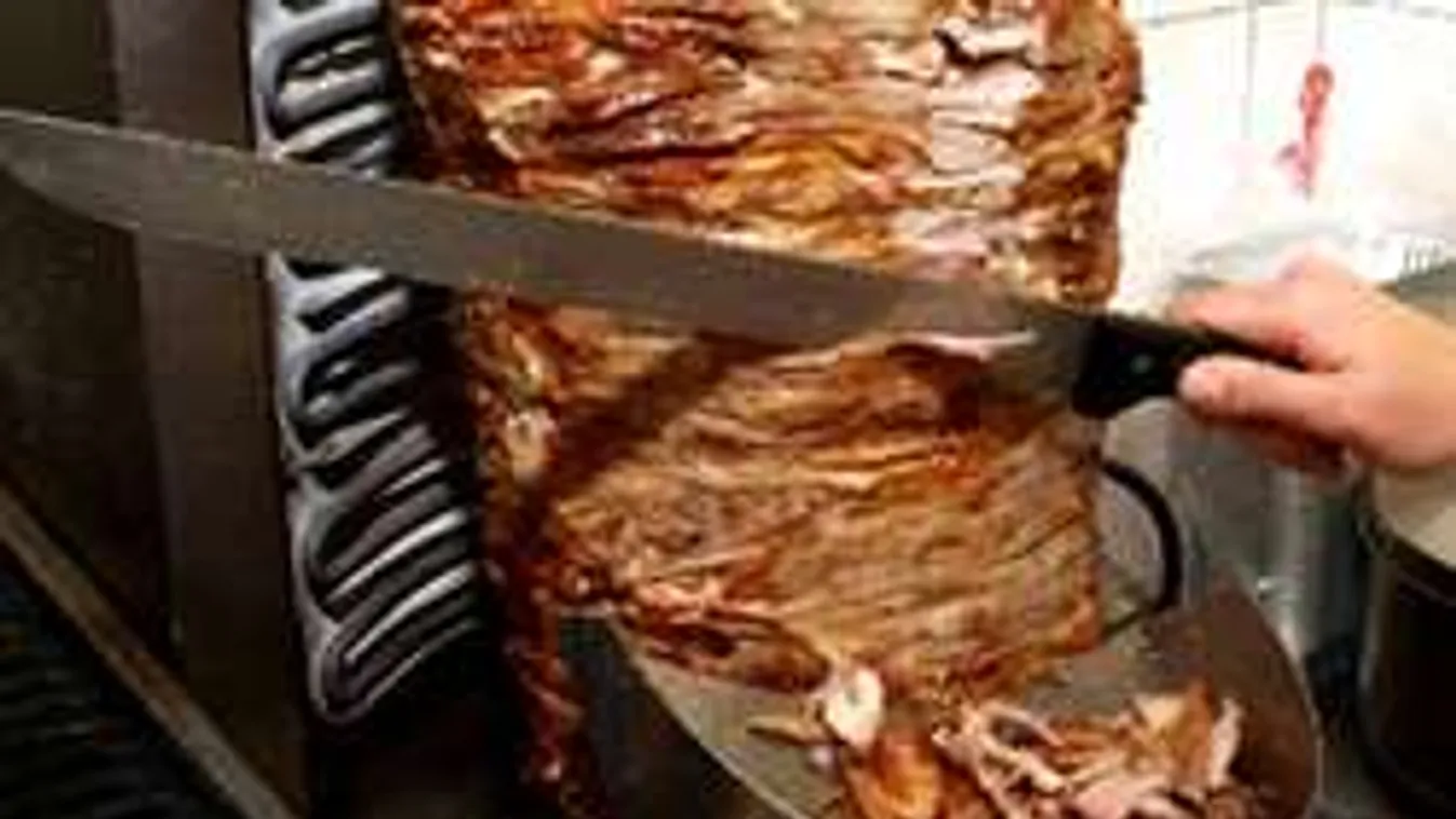 Félelmetes: húsvágó bárddal támadt vendégére a gíroszos!