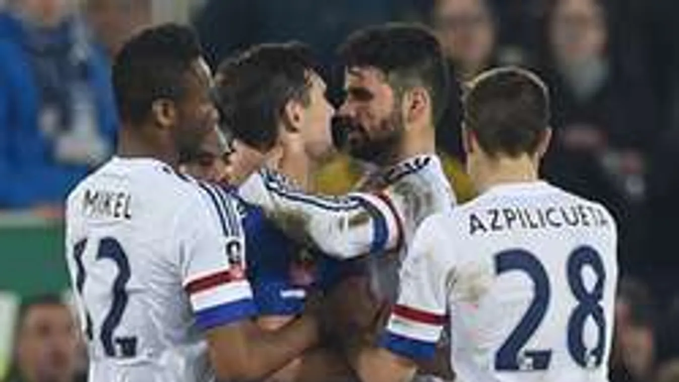 Átment vámpírba, ellenfele nyakát csócsálta a világsztár