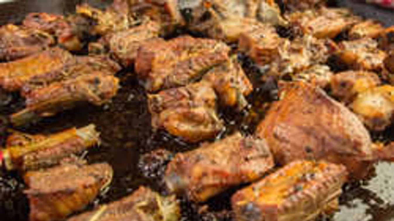 Brutális ételt főzött Pataki Attila - Fotó