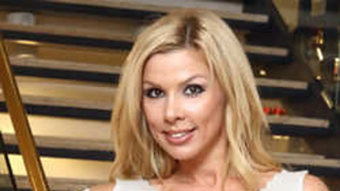 Meztelen fotó Pirner Almáról: ezt látja ébredés után a férje