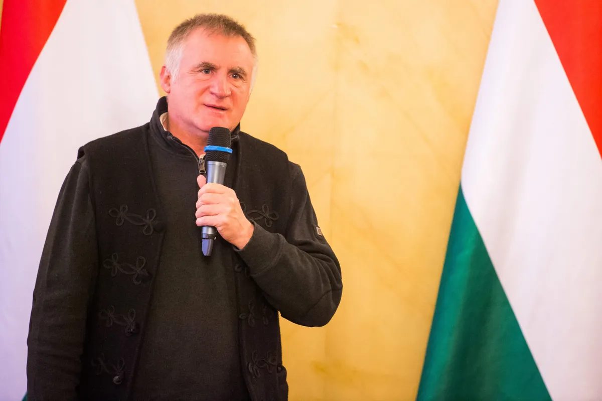 BÖJTE Csaba; KÁSLER Miklós