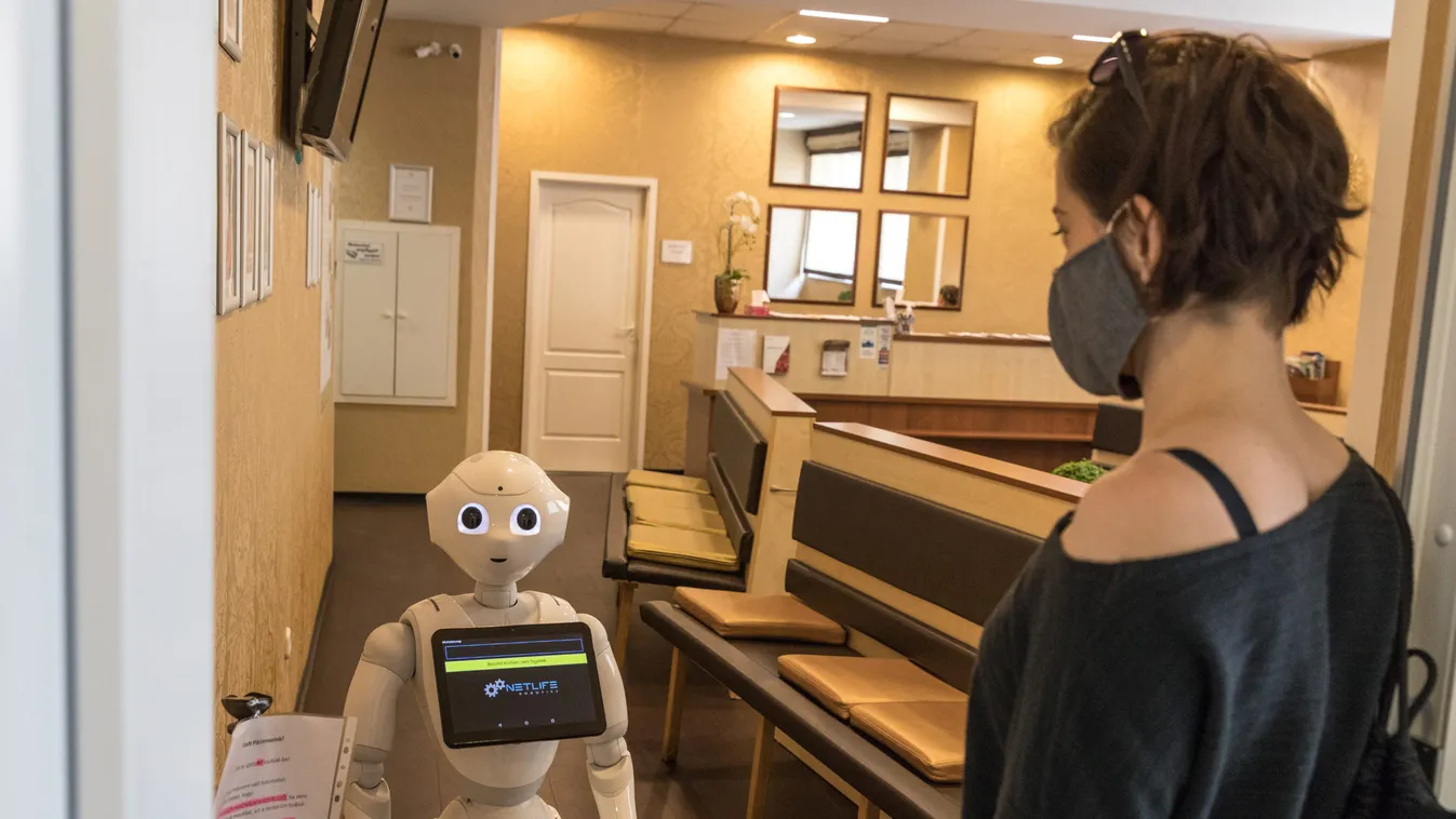 Robot végzi az előszűrést a budapesti rendelőben – videóval