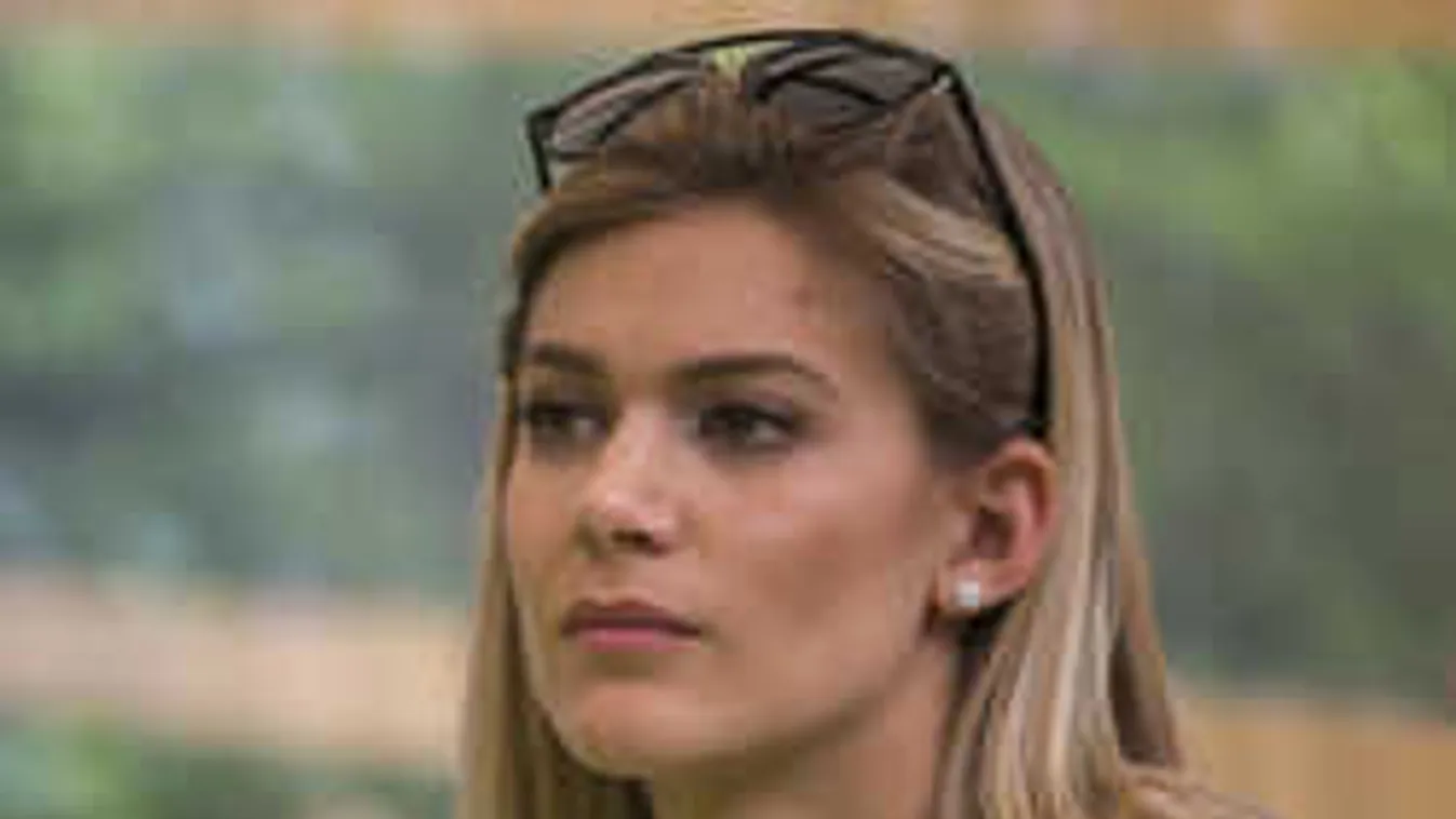 Üzent a rajongóknak a családi botrány után Weisz Fanni!