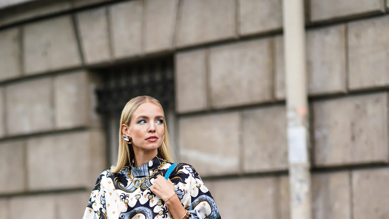 Street Style : Paris Fashion Week - Womenswear Spring Summer 2020 : Day Nine