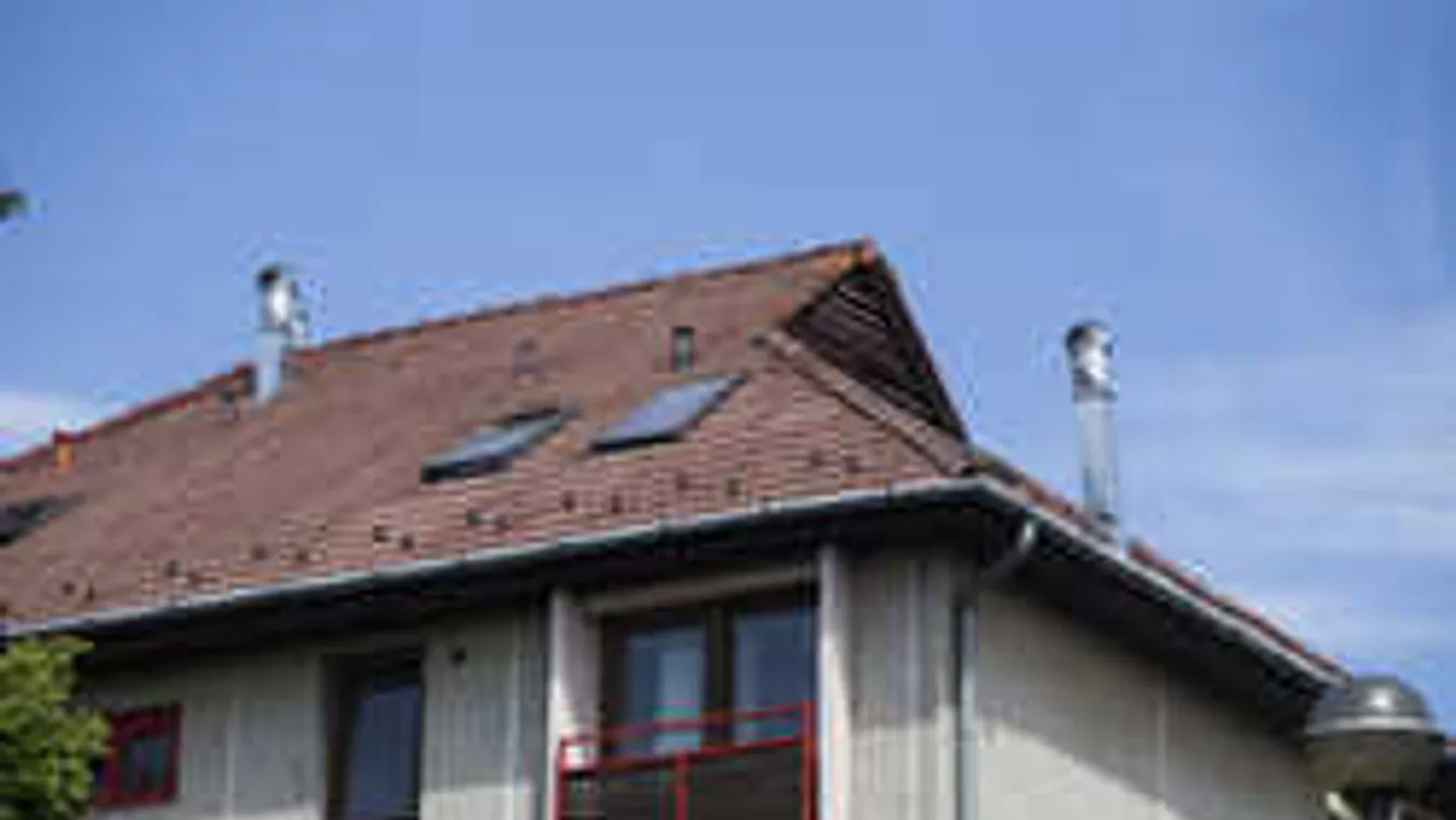 Azt suttogják: Így zuhant ki Pannika a negyedikről