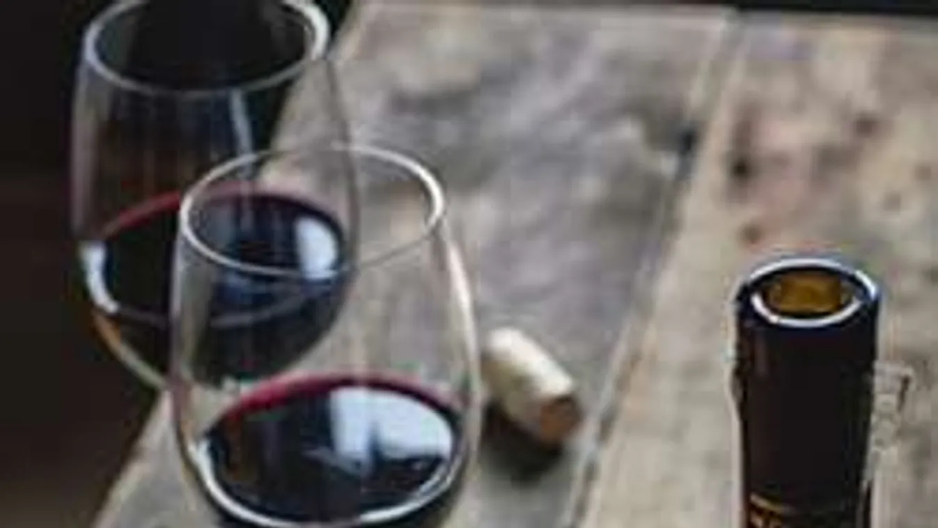 Igyál meg egy pohár bort lefekvés előtt! Segíthet a fogyásban!