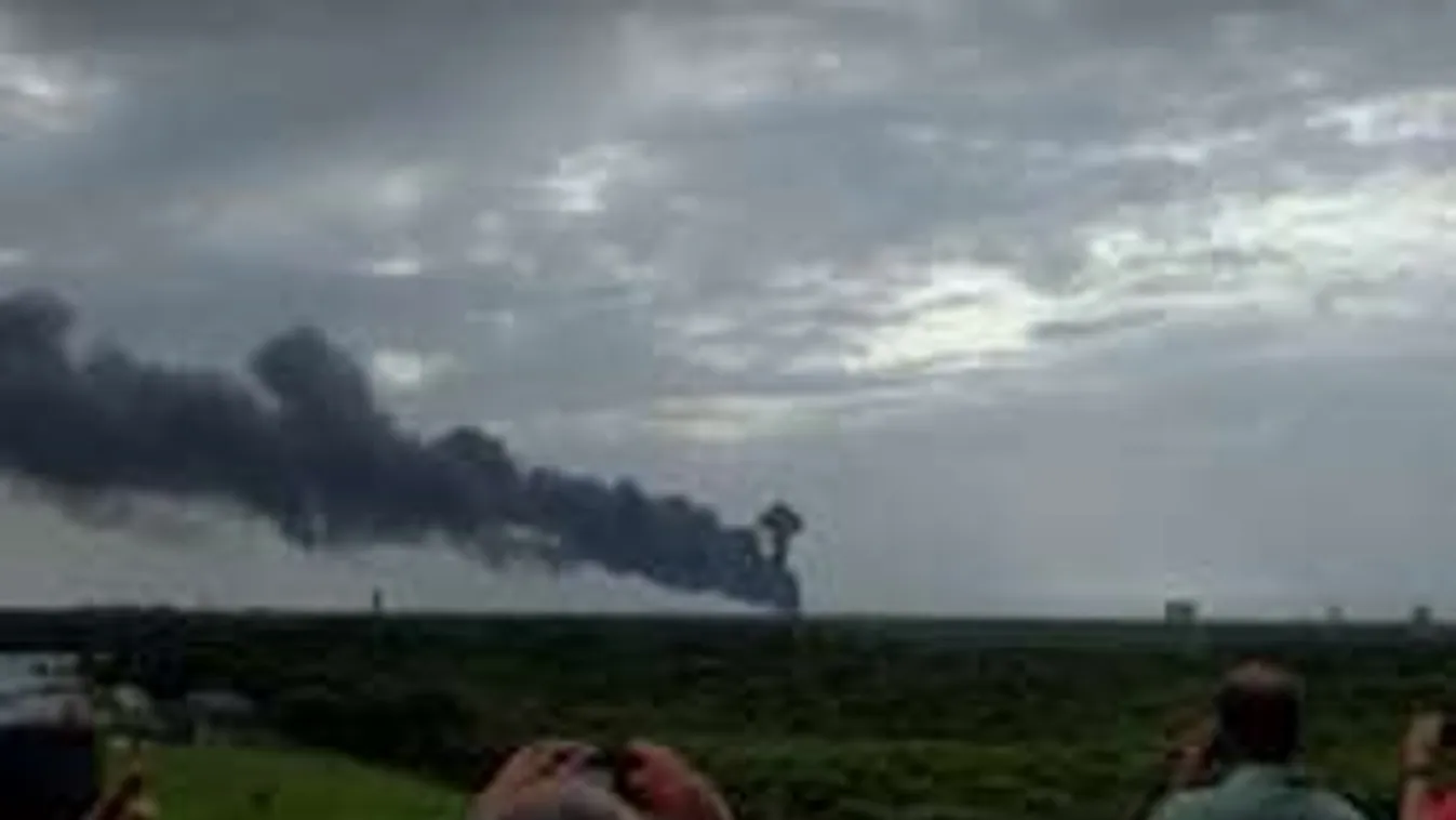 Elképesztő videó: a házak is beleremegtek az űrrakéta felrobbanásába