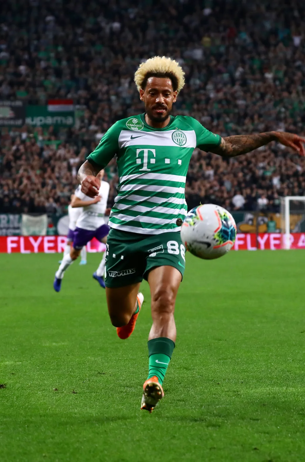 1CF4B521-E600-49CD-A182-AD9BACAFF5DB