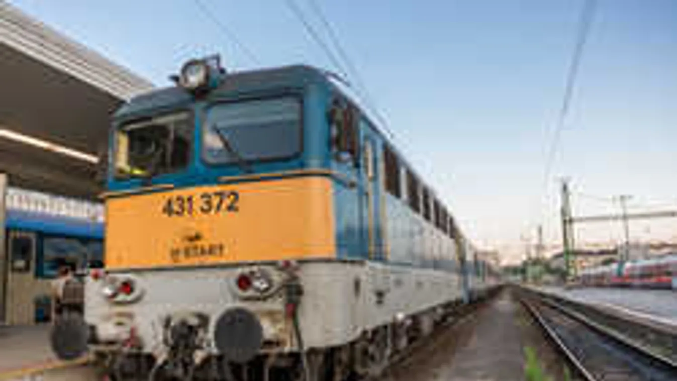 Elaludt a vonaton az utas, nem hiszed el, mit tett vele Sándor