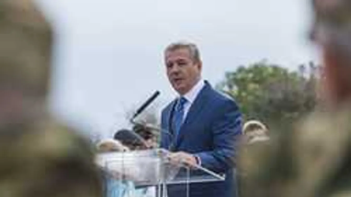 A kormány ütőképes hadsereget akar