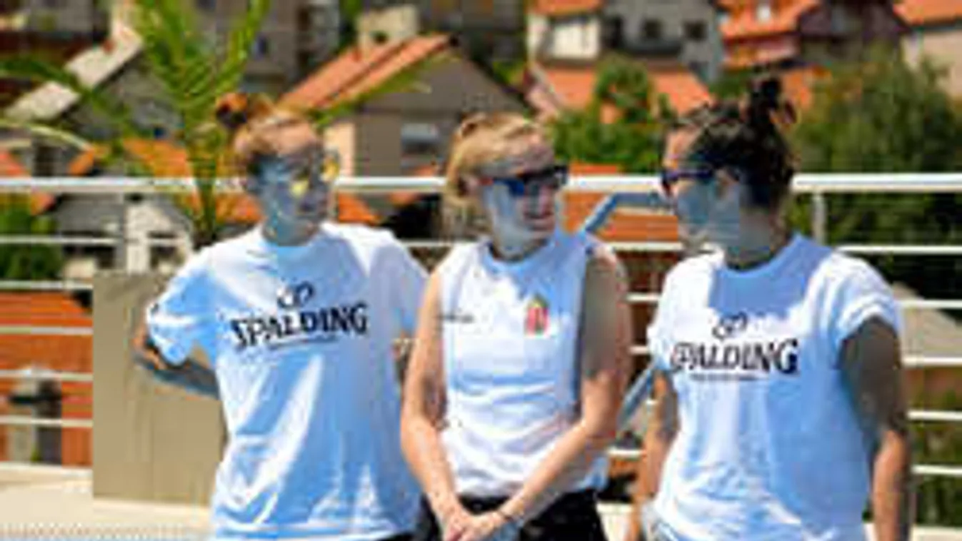 Medenceparton fotózták le a bikinis magyar sportolólányokat