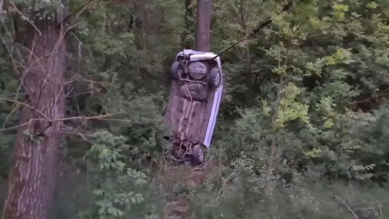 25 métert repült egy szakadékba két tini Dunaújvárosnál – videó