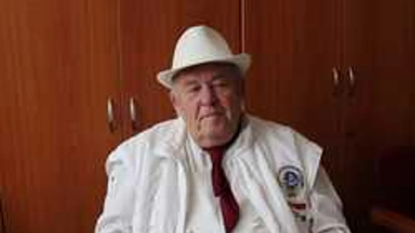 Gondok vannak az egészségével, műteni kell Benke Laci bácsit!