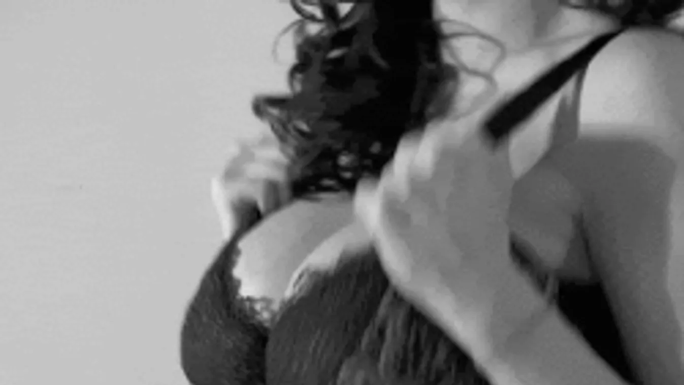 Elárulták a nők legnagyobb titkaikat a mellről