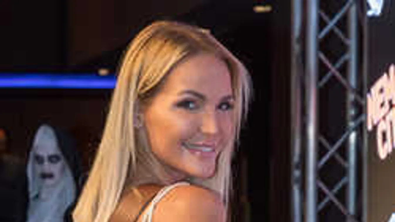 Elképesztően dögös: Zimány Linda bikinis testénél ma nem látsz jobbat