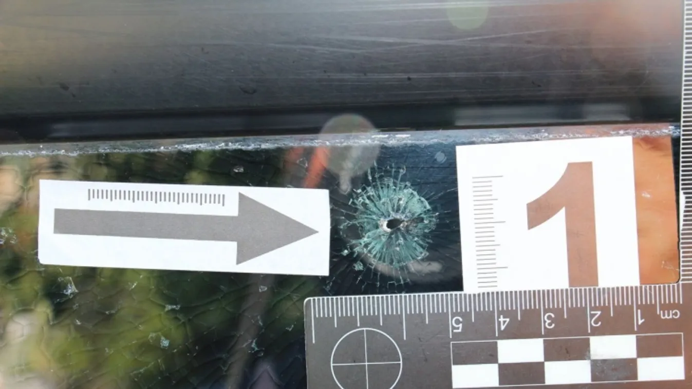 Lövések dördültek a veszprémi vasútállomás mellett: buszra lőtt rá egy férfi