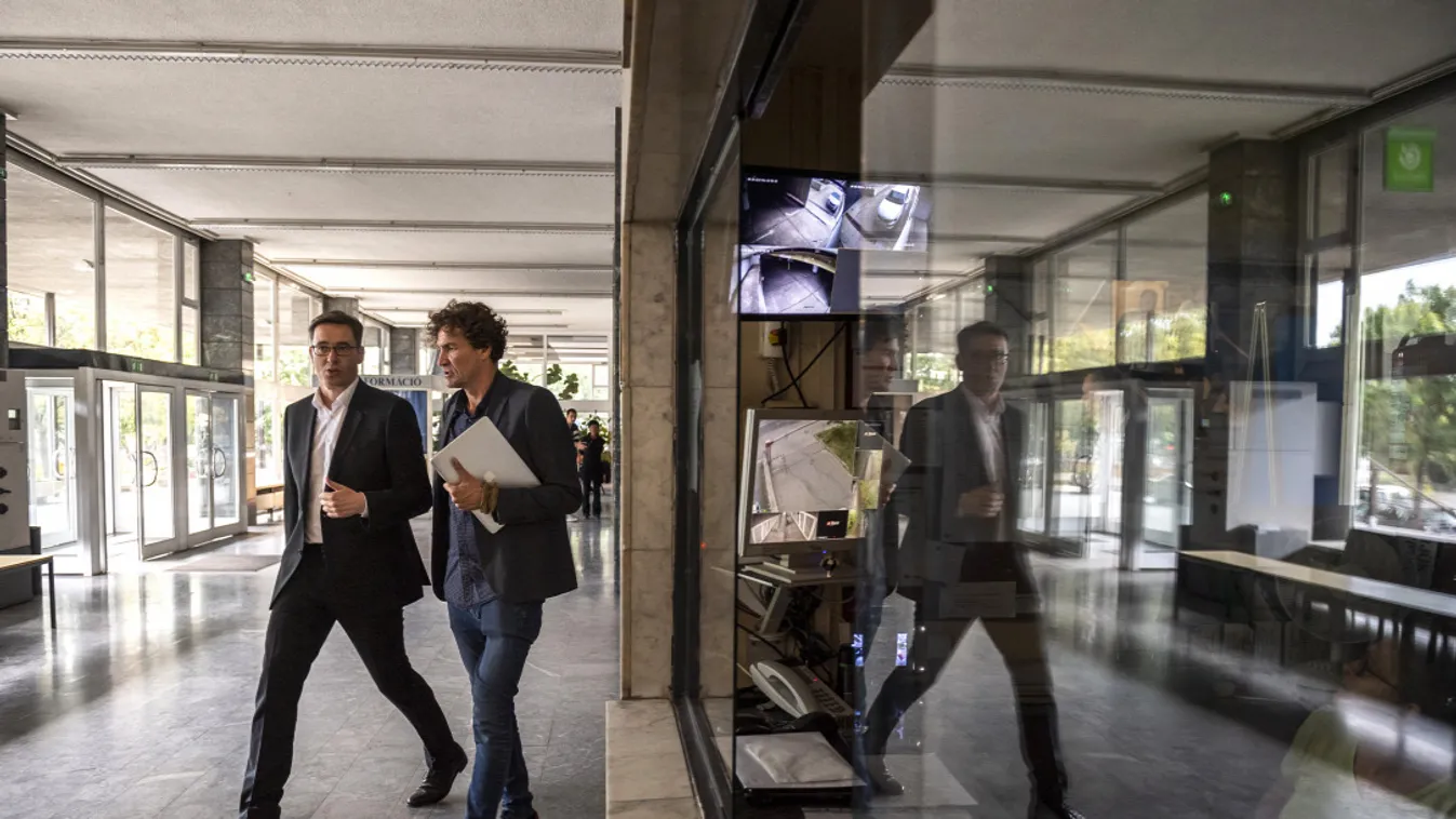 Karácsony Gergely elmenekült