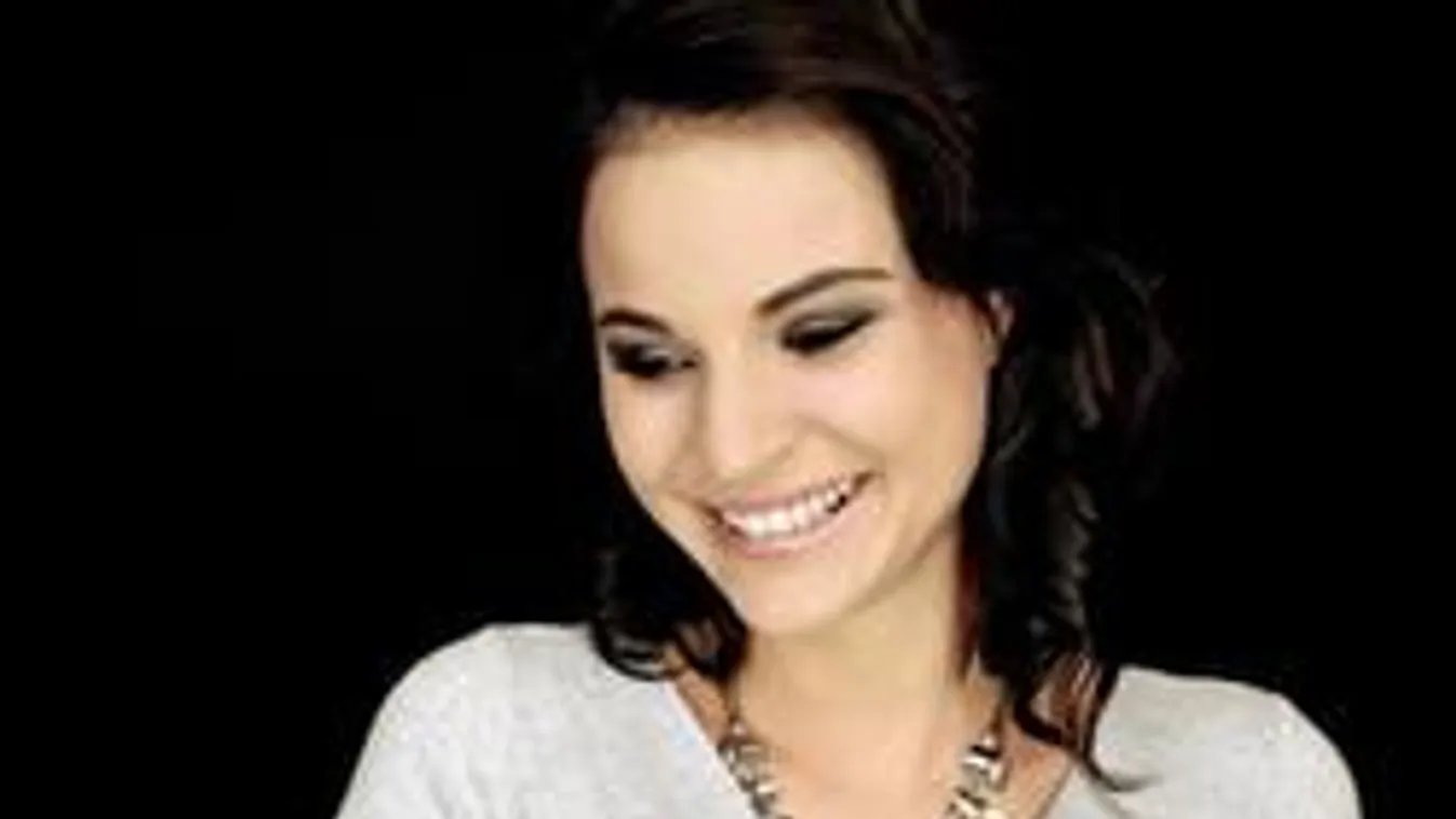 Nézegess gyönyörű kismamafotókat Nádai Anikóról!