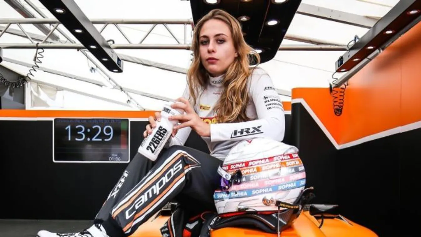 Kitálalt a Forma–1-be vágyó pilótalány: csak erre kellenek az autóversenyzőnők?