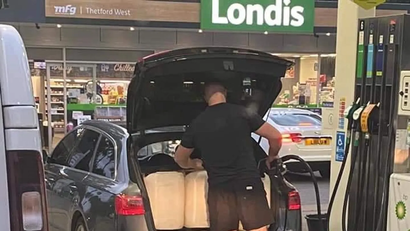 Összeverekedtek az emberek a benzinkútnál: ökölharc az üzemanyagért