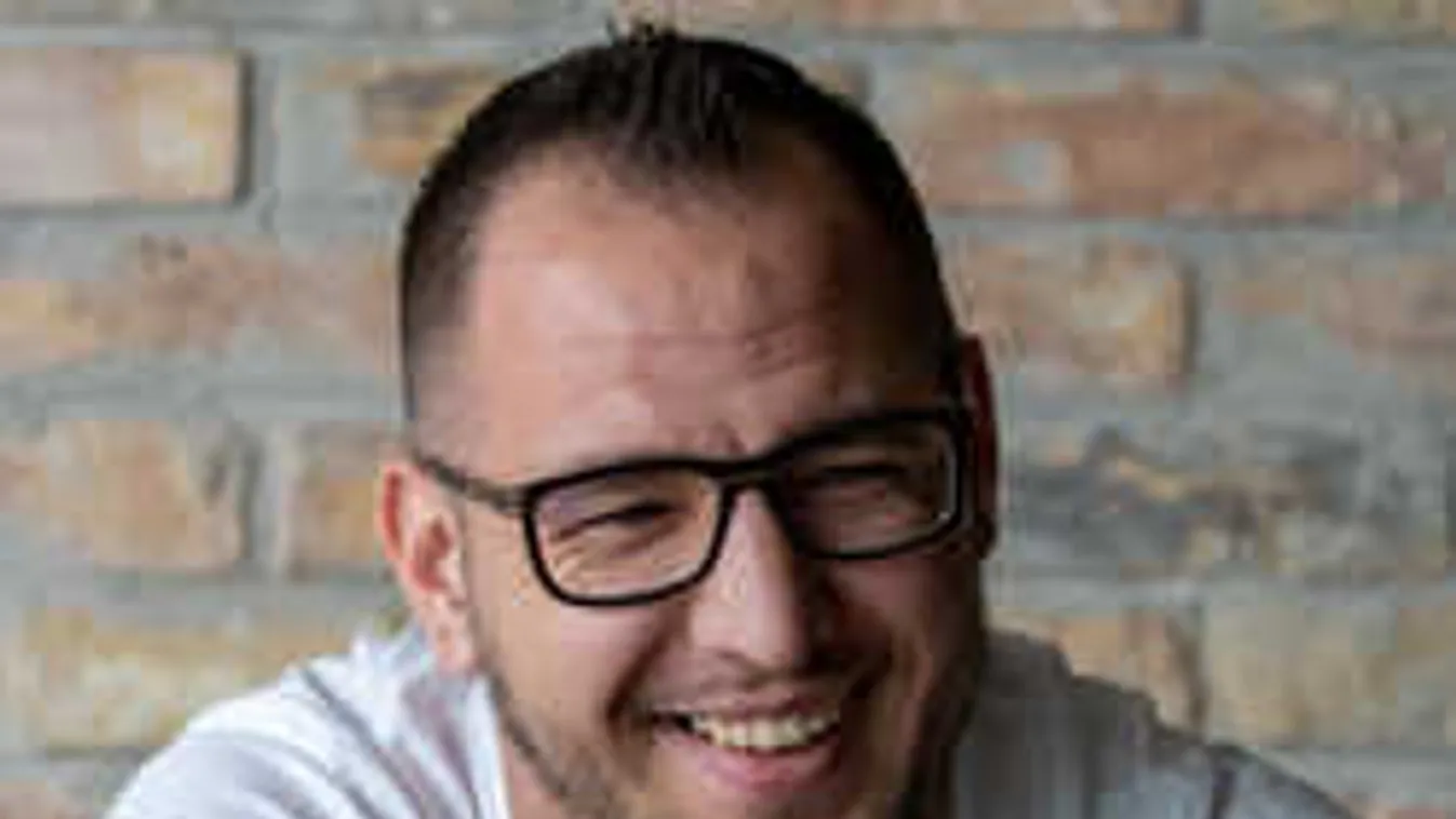 Itt a nagy bejelentés: Teljes titokban házasodott meg Curtis