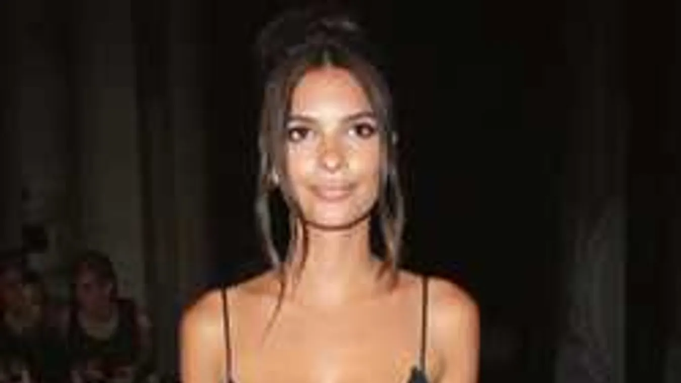 Kegyetlenül szexi, zsinórtangában vadított a barna bombázó