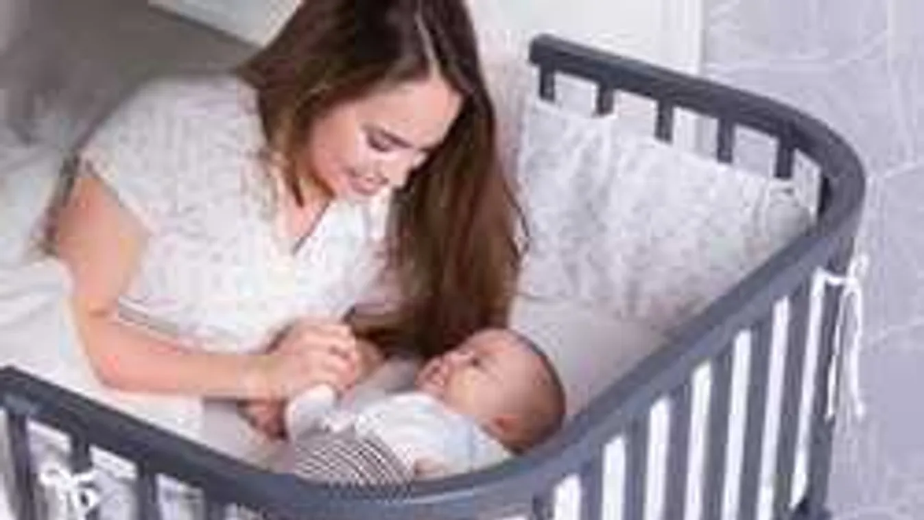 Óriási vita az anyukák között: Szabad-e egy ágyban aludni a gyerekkel?