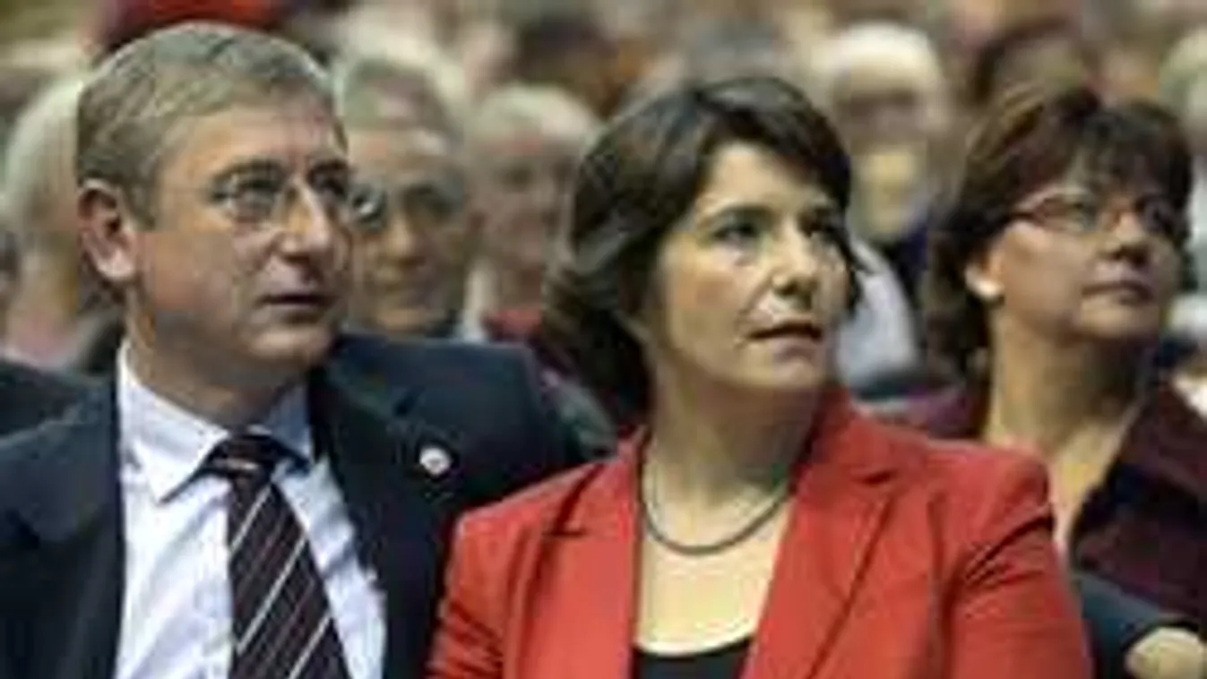 Ütik egymást az elvtársak, a szocialisták Gyurcsányékat szidják