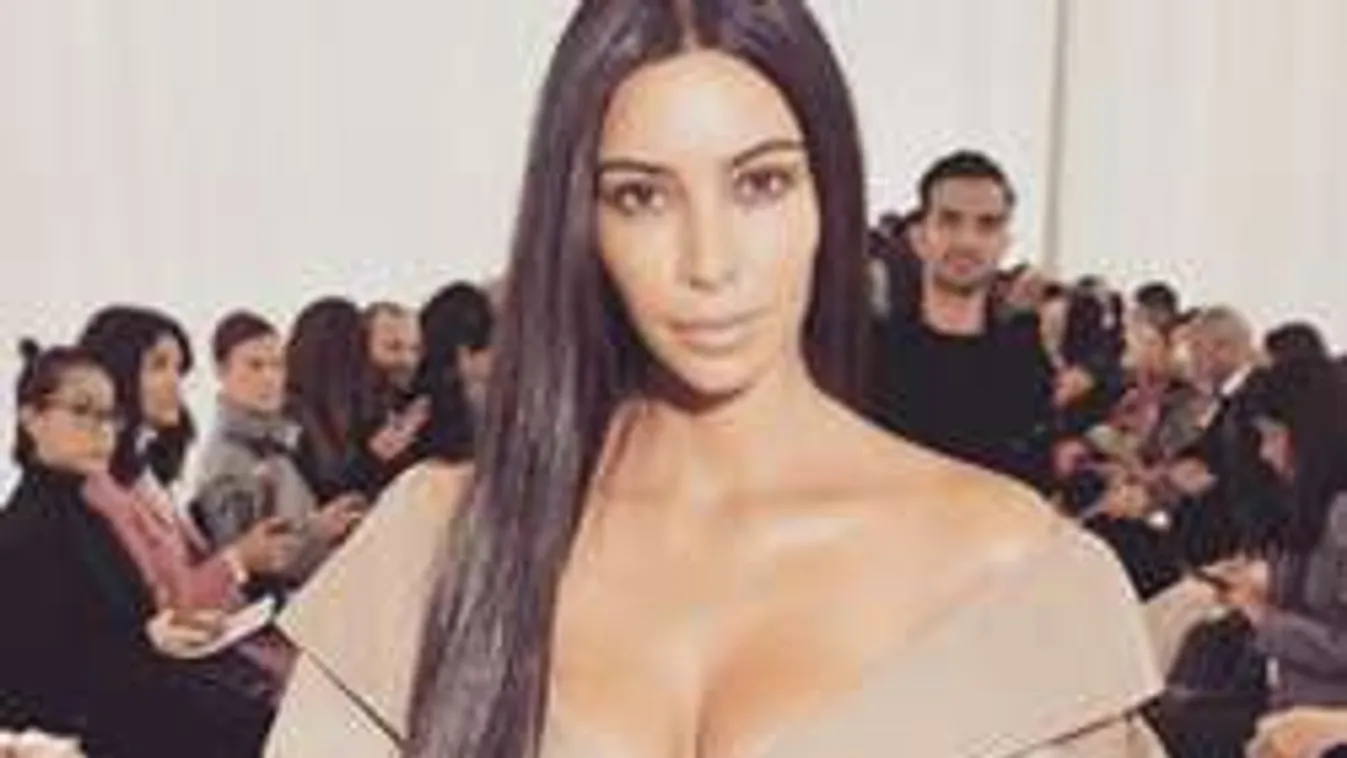 Több tucat pucér kép került elő a sztáranyukáról