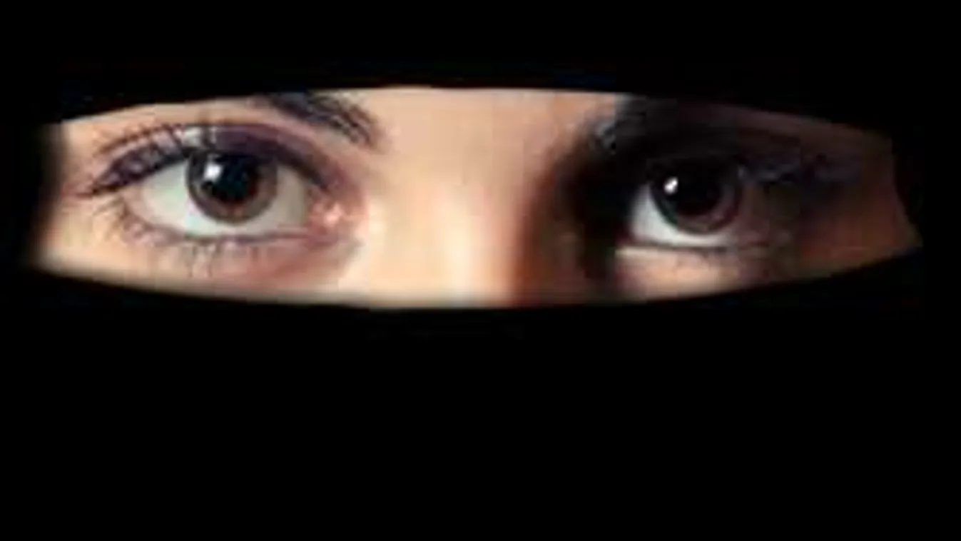 Helyzet Ausztriában: Meztelenség teszi pokollá a muszlim nők életét